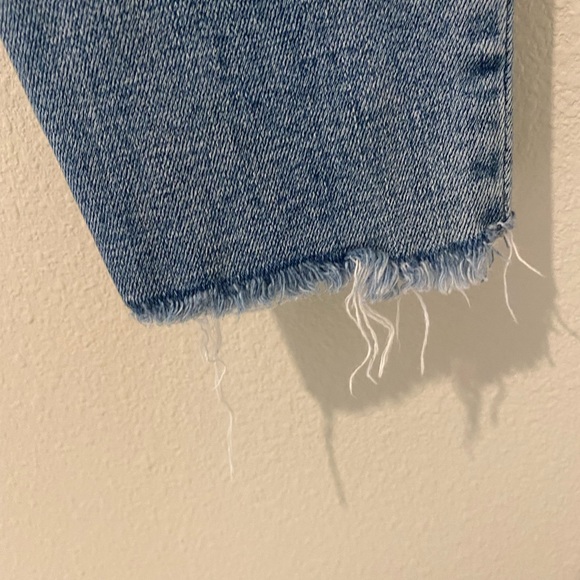 American Eagle Outfitters Super Stretch Sz 6 Frayed Ankle Distressed Light Wash - Picture 3 of 8
